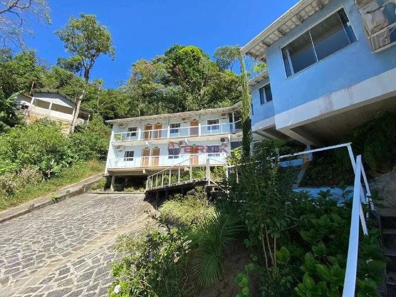 Pousada com 16 suítes no Parque do Ingá - Teresópolis/RJ.