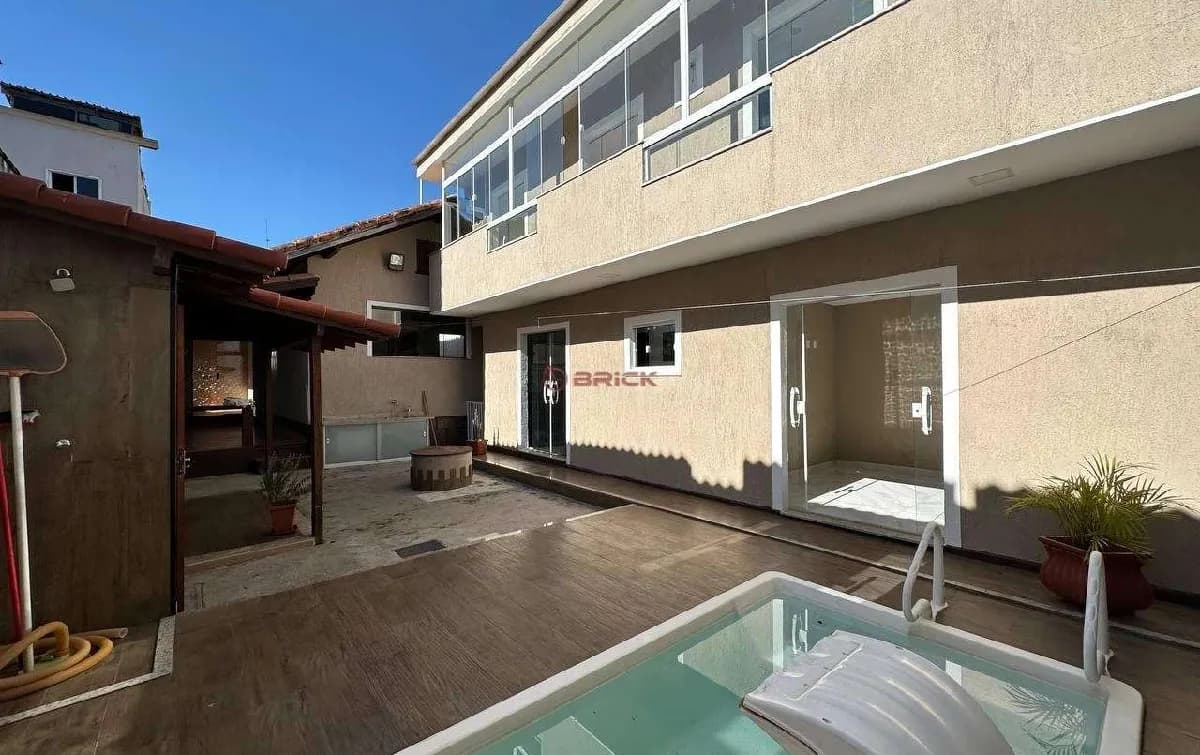 Propriedade com 2 casas no Vale do Paraíso - Teresópolis/RJ.