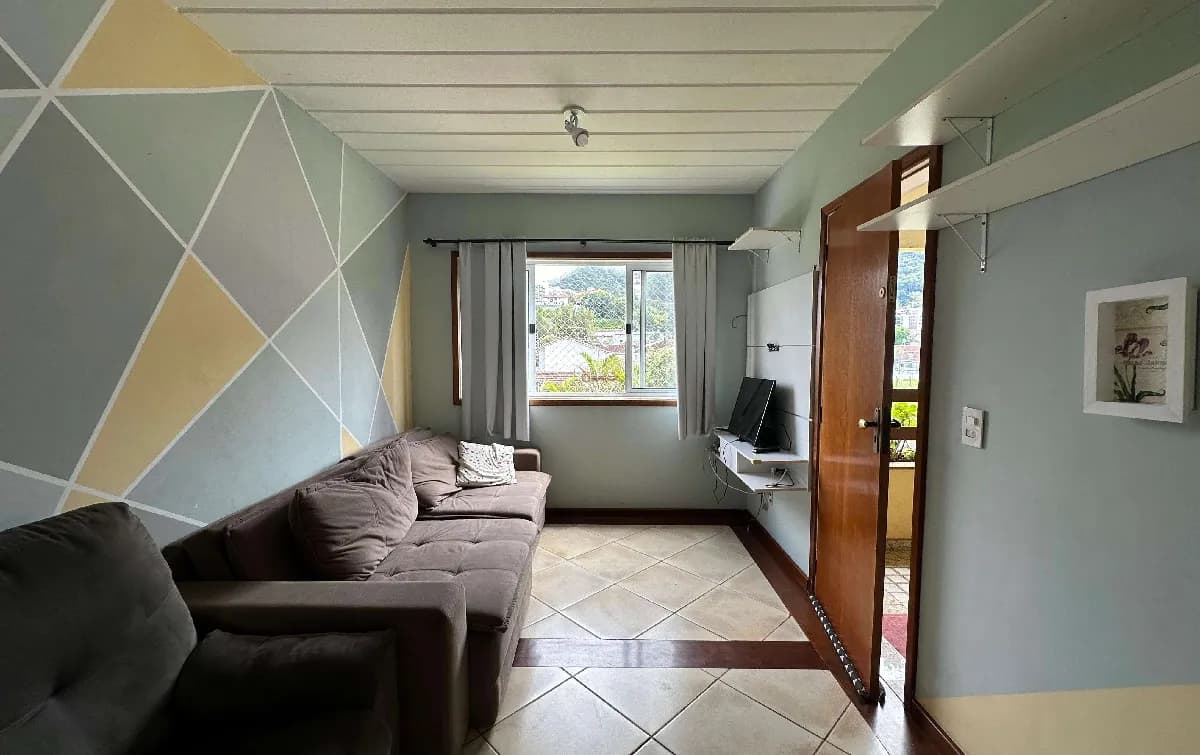 Apartamento com 2 quartos sendo 1 suíte no Alto - Teresópolis/RJ.