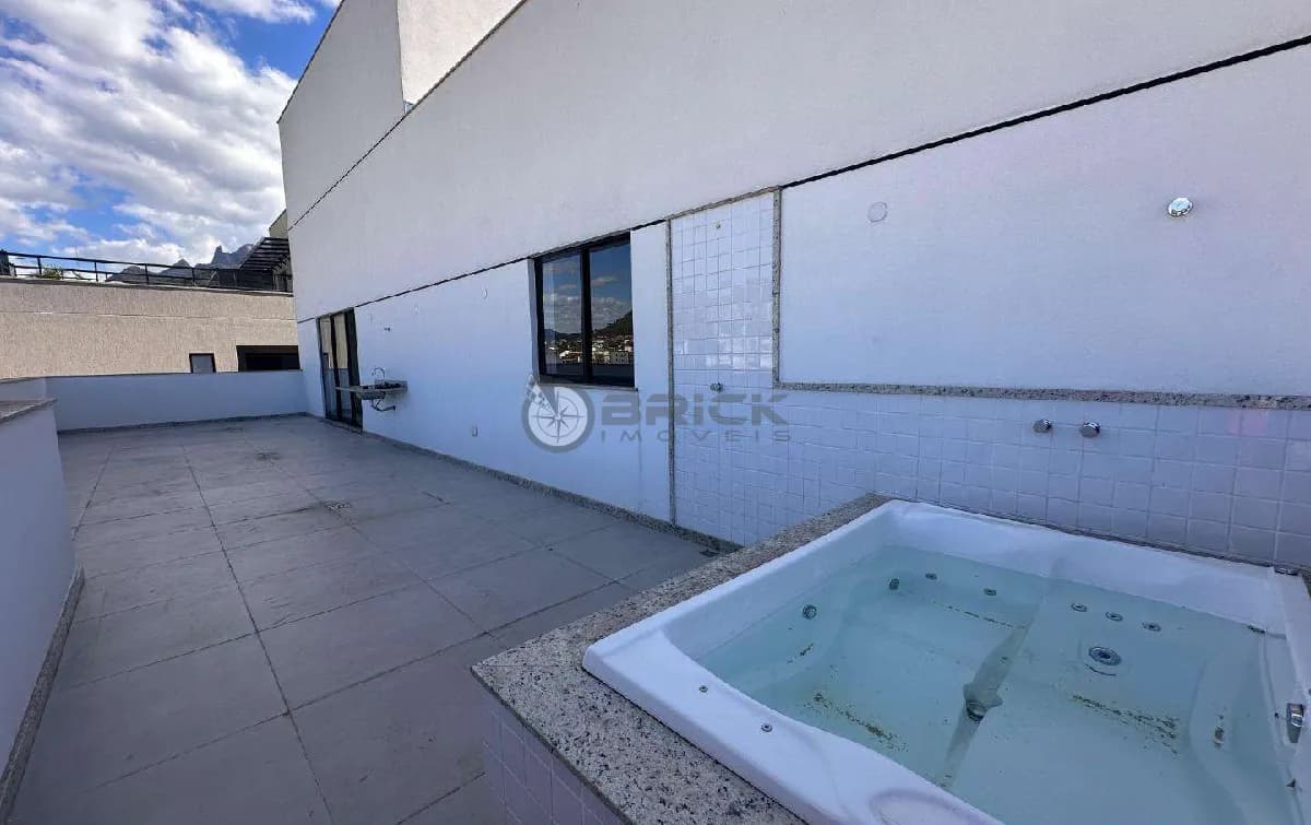 Cobertura linear à venda com 3 suítes, 205 m² em Agriões - Teresópolis/RJ.