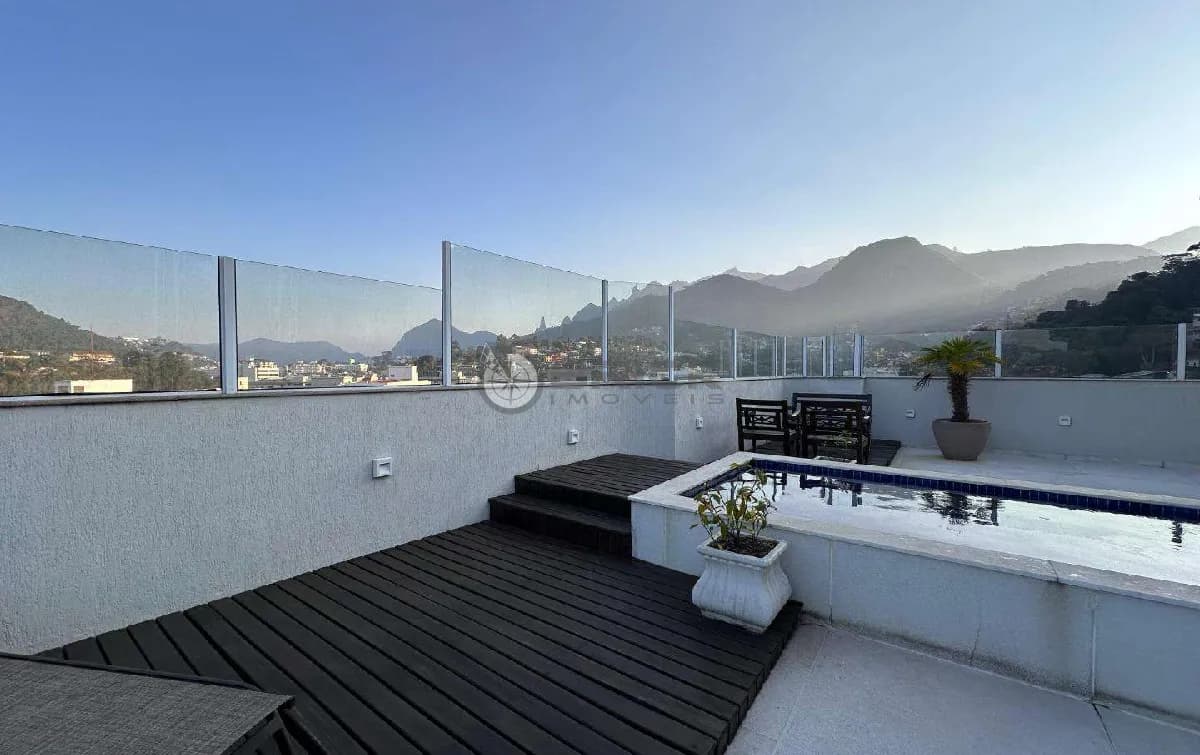 Cobertura duplex com 505 m² em Agriões - Teresópolis/RJ.