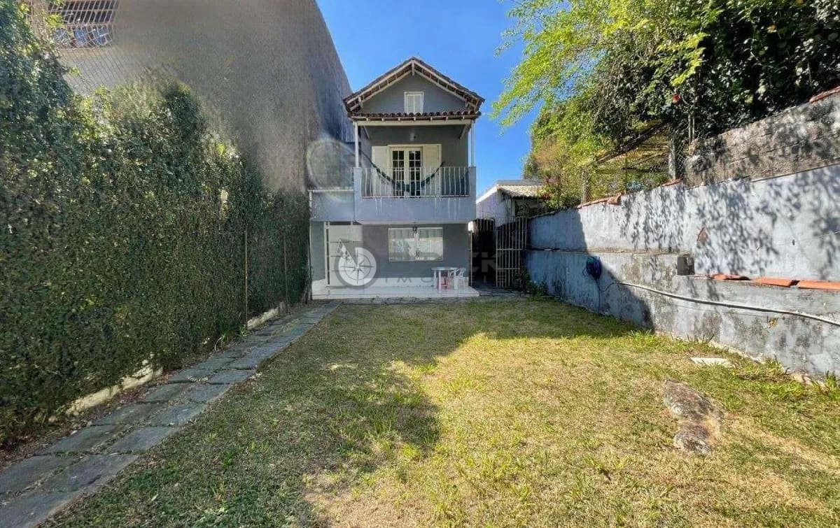 Casa para venda com 3 quartos, 627 m² de terreno na Granja Guarani - Teresópolis/RJ.