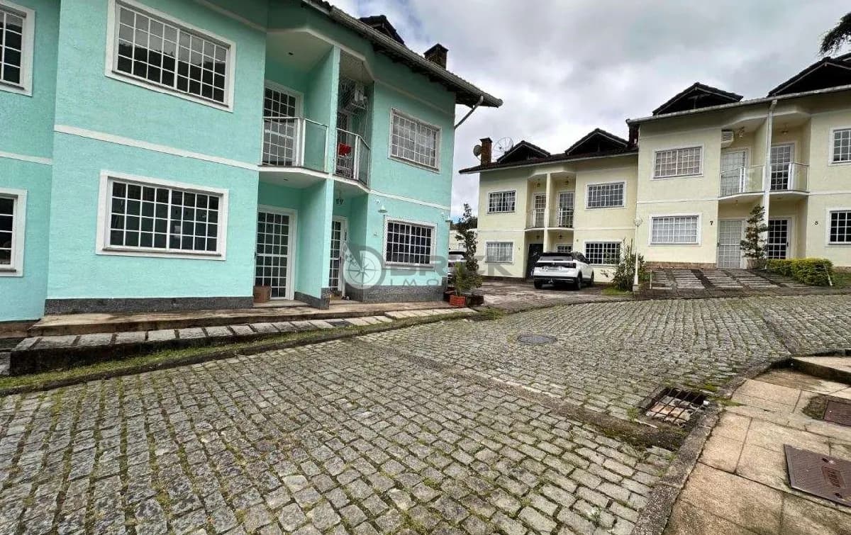 Casa em condomínio com 2 quartos, 73 m² no Caxangá - Teresópolis/RJ.