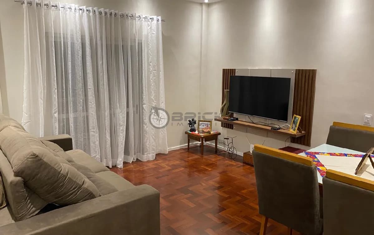 Apartamento à venda com 2 quartos sendo 1 suíte + dependência completa, 74.45 m² no Alto - Teresópolis/RJ.