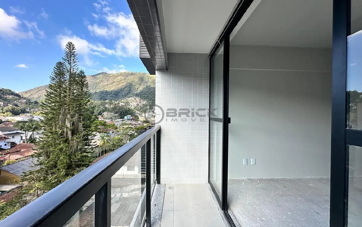 Apartamento à venda com 2 quartos sendo 1 suíte, 91.82 m² no Alto - Teresópolis/RJ.