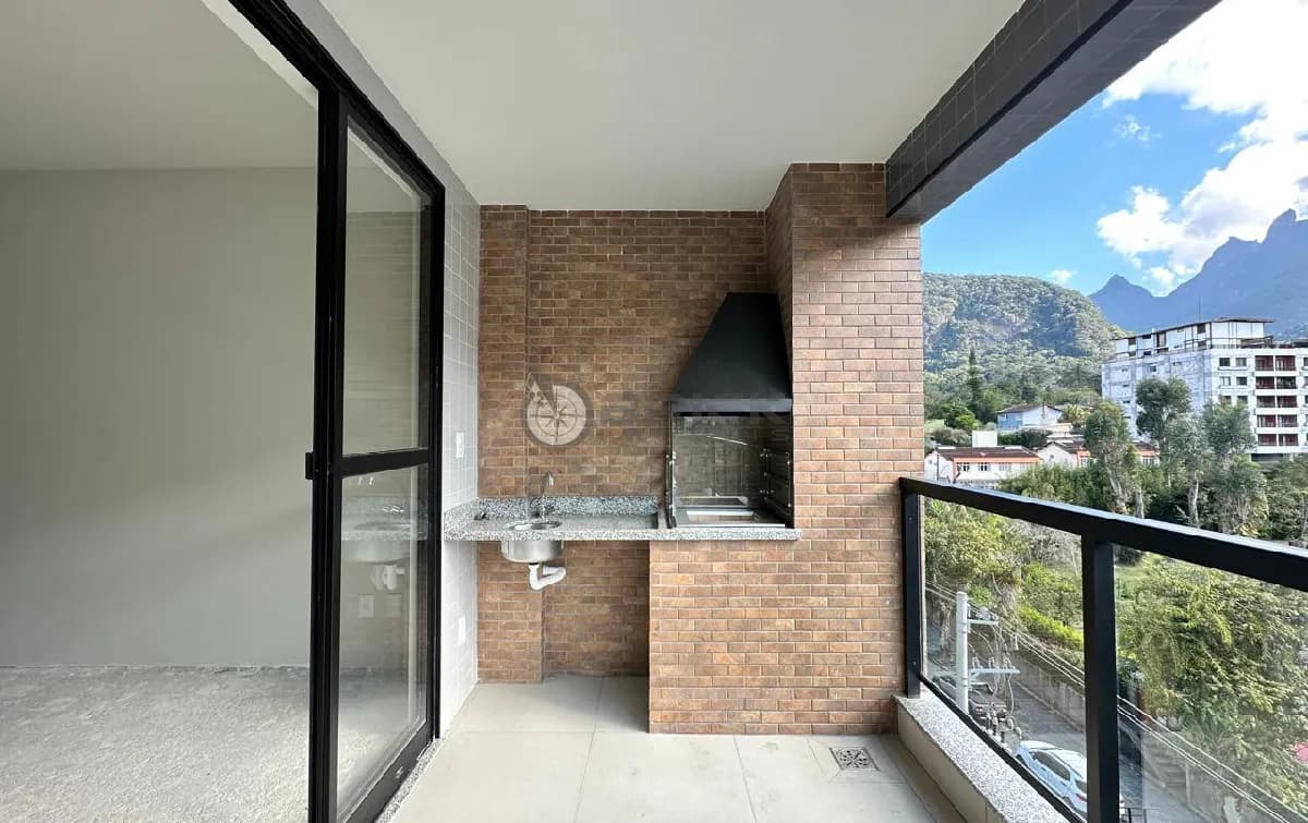 Apartamento à venda com 3 quartos sendo 1 suíte, 129.58 m² no Alto - Teresópolis/RJ.