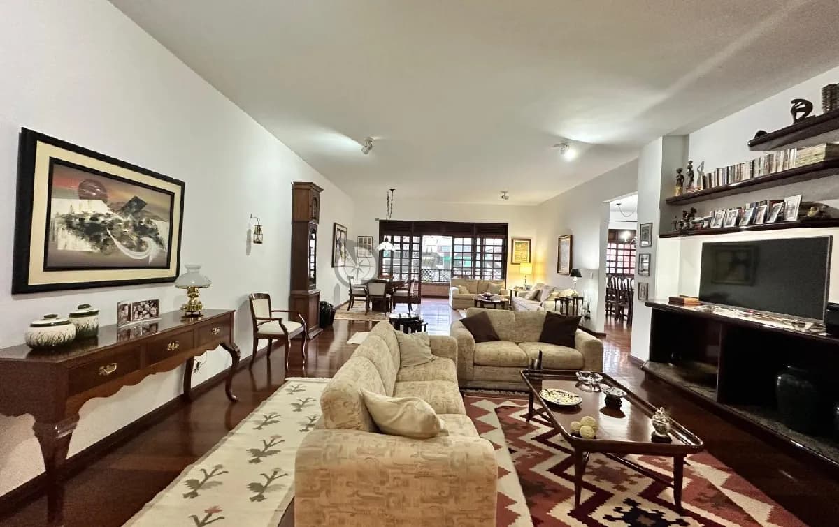 Apartamento à venda com 4 quartos sendo 2 suítes, 213.29 m² em Taumaturgo - Teresópolis/RJ.