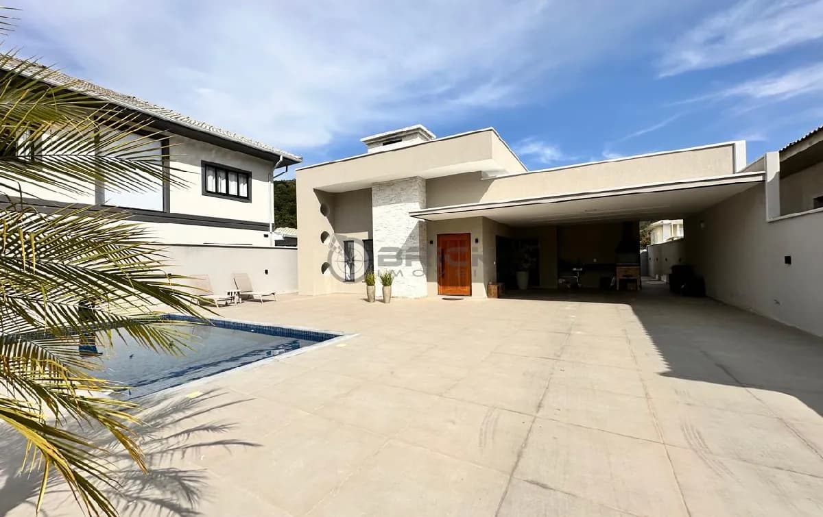 Casa à venda com 3 suítes, 200 m² em Albuquerque - Teresópolis/RJ.