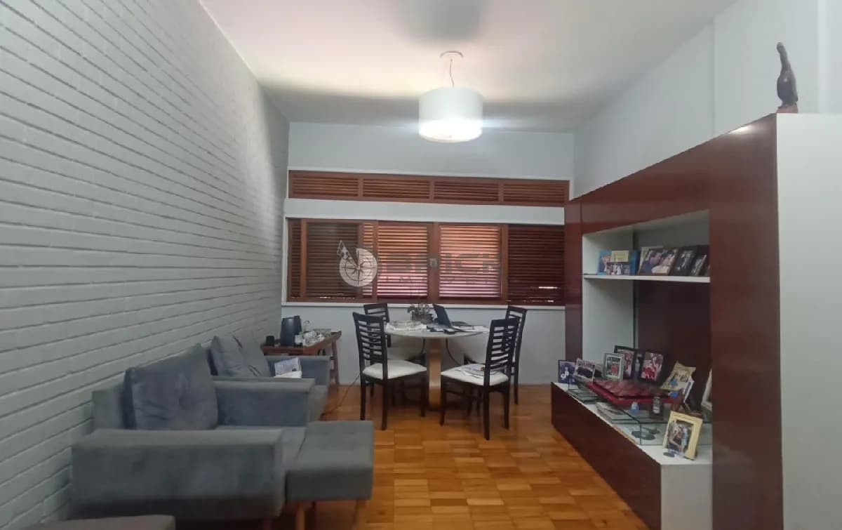Apartamento para locação com 3 quartos sendo 1 suíte + dependência completa, 80 m² na Várzea - Teresópolis/RJ.