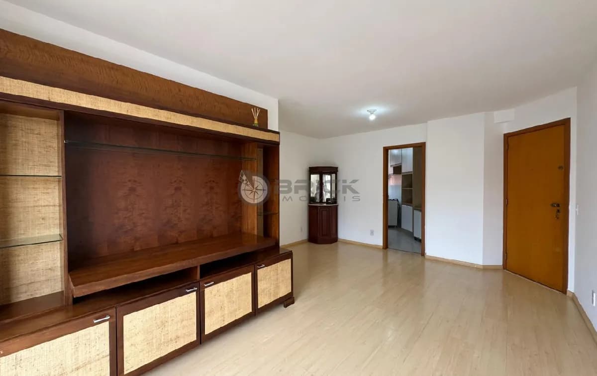 Apartamento à venda com 3 quartos sendo 1 suíte, 90 m² em Agriões - Teresópolis/RJ.