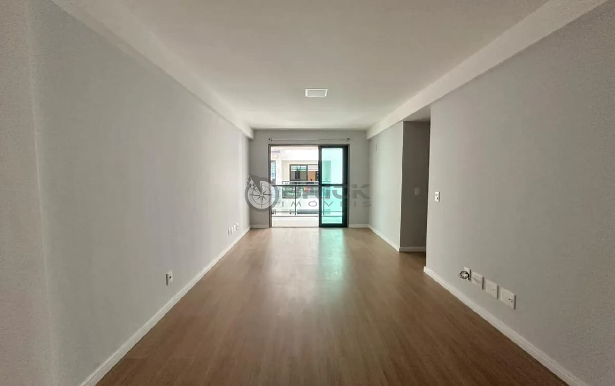 Apartamento para locação com 2 quartos sendo 1 suíte, 93.87 m² no Alto - Teresópolis/RJ.