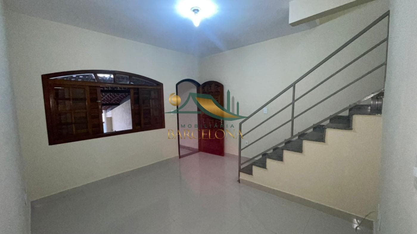 Casa Duplex para Locação, em Volta Redonda, bairro Morada da Colina, 2 dormitórios, 2 banheiros, 1 vaga