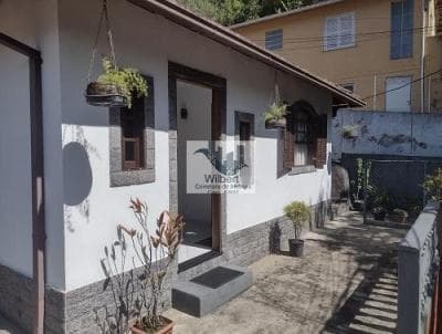Casa para Venda, em Petrópolis, bairro Mosela, 3 dormitórios, 2 banheiros