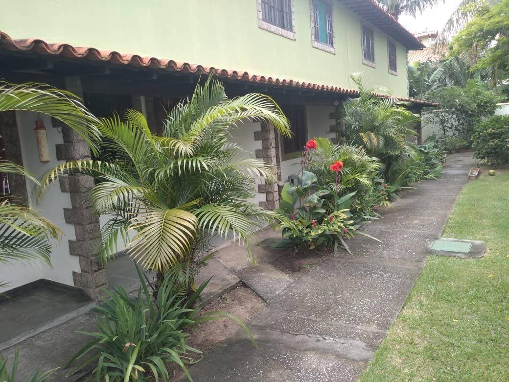 Casa em Cond. 2 quartos sendo 1 suíte, Jardim Caiçara.