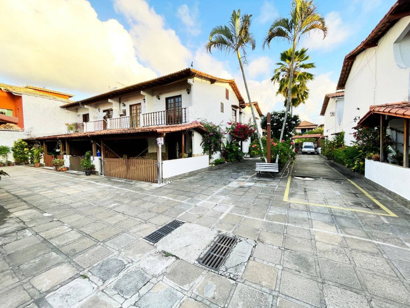 À Venda - Casa em cond. geminada - Vila Blanche, Cabo Frio/RJ