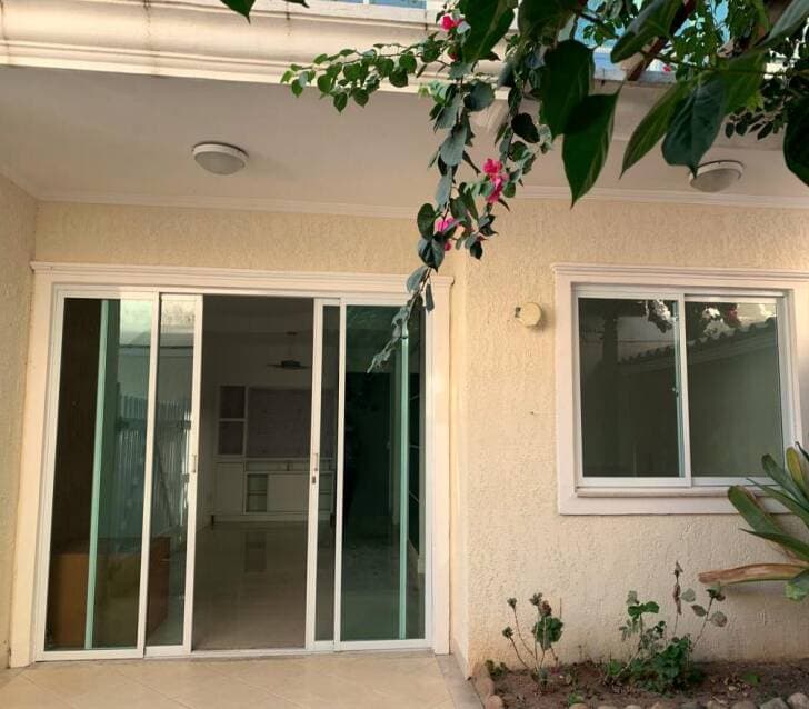 Casa de condomínio, 4 quartos com 96,2m² por R$ 800.000,00