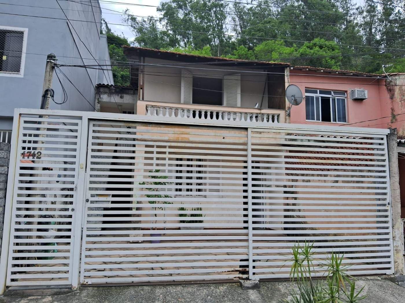 Casa para Locação, em Volta Redonda, bairro SESSENTA, 2 dormitórios, 2 banheiros, 1 vaga