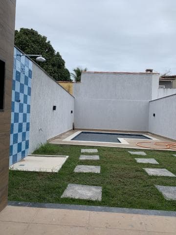 Linda casa localizada no Mirante da Lagoa - Macaé