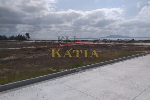 VENDA – TERRENO PLANO 450M² EM CONDOMÍNIO C/ INFRAESTRUTURA – NOVO ARRAIAL, ARRAIAL DO CABO RJ – VTR005