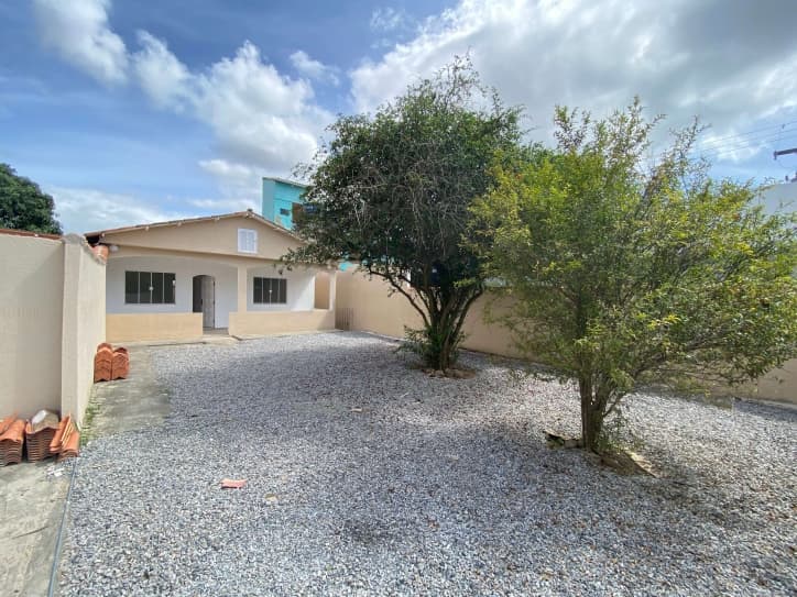 Casa  quartos independente para aluguel fixo localizada no Vinhateiro São Pedro da Aldeia