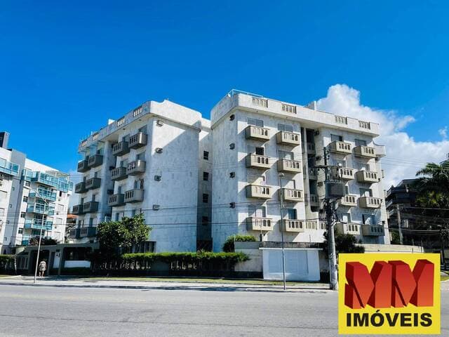 Apartamento 3 Quartos com Dependência no Algodoal em Cabo Frio