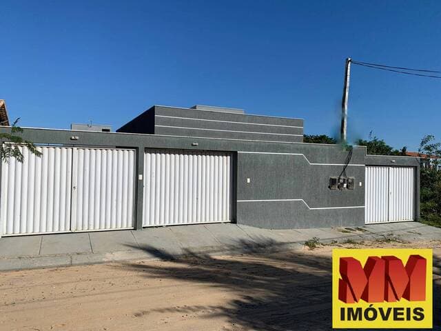 Casa Térrea e Independente no Bairro Vila do Peró em Cabo Frio.