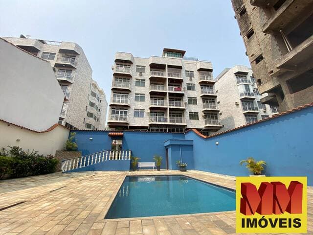 Cobertura duplex com vista mar em condomínio com lazer completo