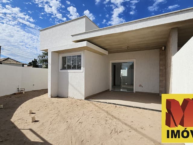 Casa Térrea e Independente no Bairro Vila do Peró - Cabo Frio