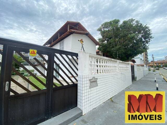 Oportunidade Rara na Praia do Forte — Casa Ampla a Apenas 30 Metros do Mar!