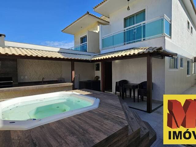 Casa duplex independente e com 5 quartos no Foguete em Cabo Frio.