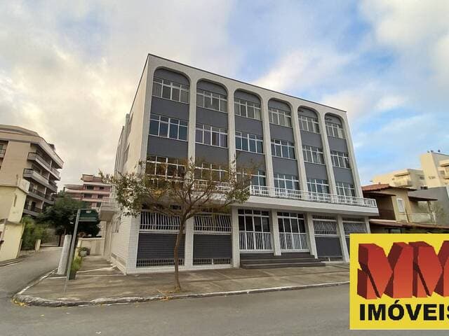 Apartamento Reformado com 03 quartos no Coração de Cabo Frio