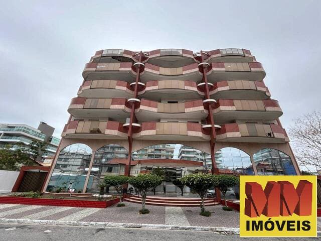 Apartamento amplo com 3 quartos à venda no Braga, em Cabo Frio