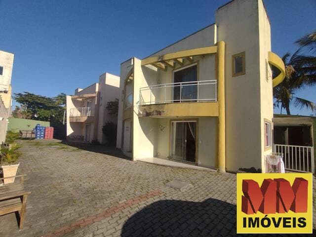 Casa em Condomínio nas Palmeiras em Cabo Frio-RJ