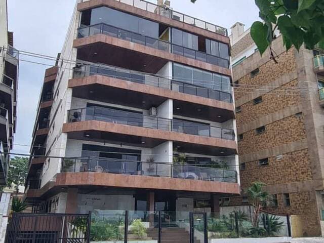 Apartamento na Praia do Forte em Cabo Frio-RJ