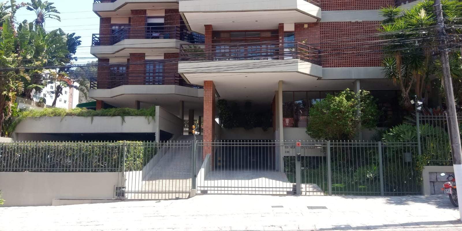 Cobertura para venda em Taumaturgo