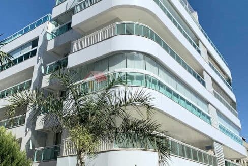 Cobertura duplex com 240m² em Cabo Frio a poucos metros da Praia do Forte – VENDA