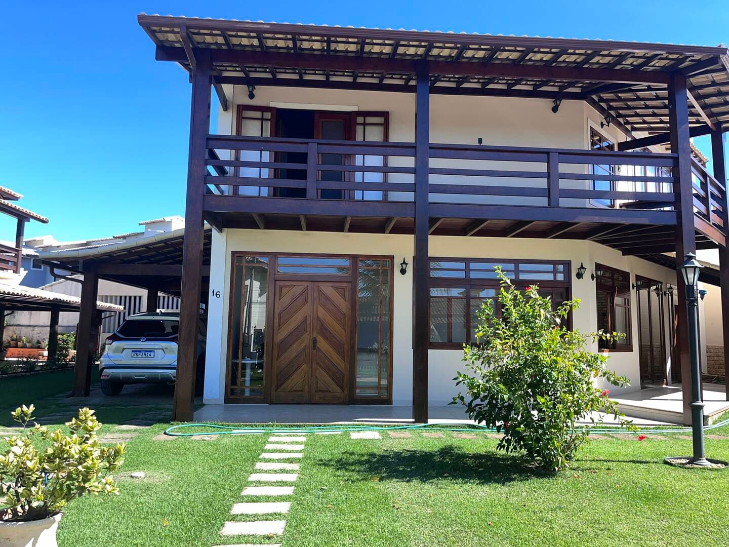 Casa triplex individual em condomínio, Praia Linda - São Pedro da Aldeia
