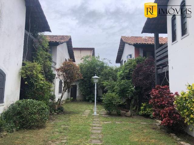 Casa à venda em condomínio no melhor bairro de Arraial do Cabo