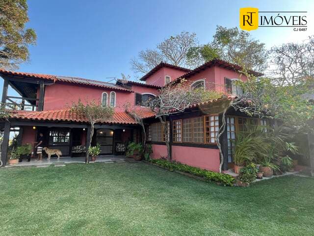 Casa de 5000 m² em frente à lagoa à venda em São Pedro/RJ