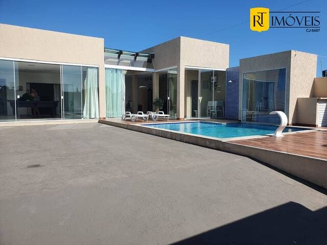 Linda casa mobiliada com 3 quartos, 1 suíte à venda São Pedro da Aldeia/RJ