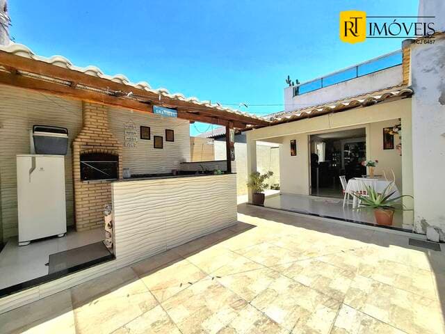 Casa com potencial para transformar em hostel à venda em Arraial do Cabo/RJ