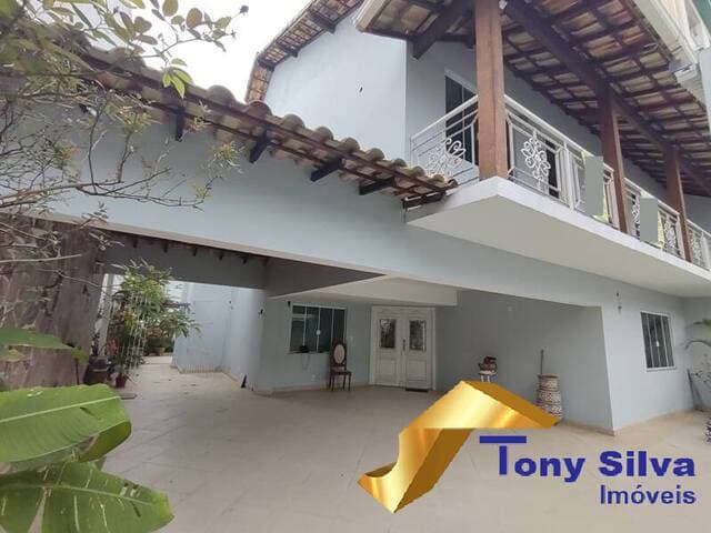 Linda casa duplex independente 04 quartos no Centro Cabo Frio !!!