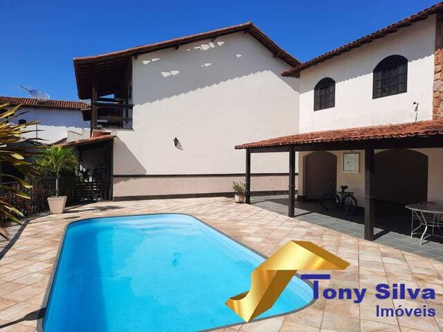 Lindíssima casa duplex em condomínio fechado