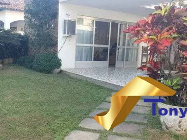 CASA AMPLA EM BAIRRO NOBRE