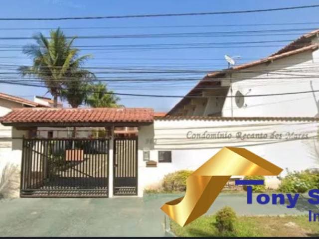 Casa Triplex em Condomínio Fechado - 4 Quartos (2 Suítes) - Próximo à Praia
