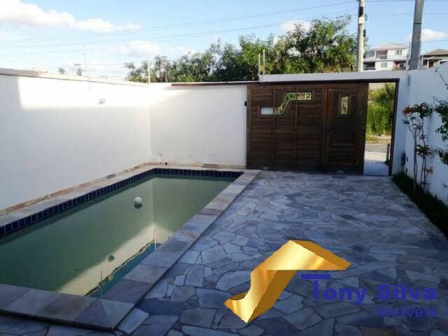 Casa Independente com Piscina na  Nova São Pedro !!!