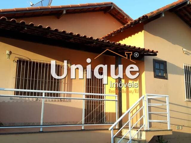 Casa a poucos minutos do Centro de São Pedro da Aldeia à venda!!