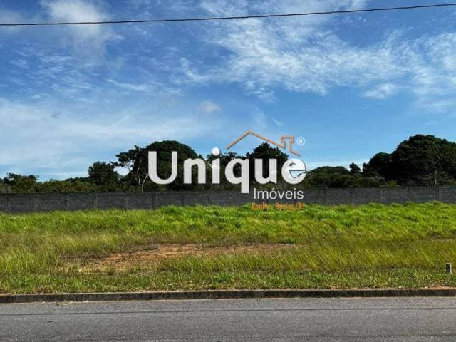 Amplo terreno em condomínio fechado