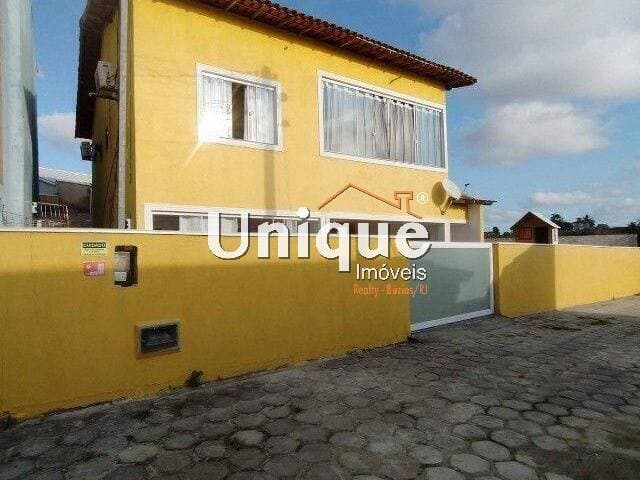 Casa duplex em condomínio com ótima infraestrutura!