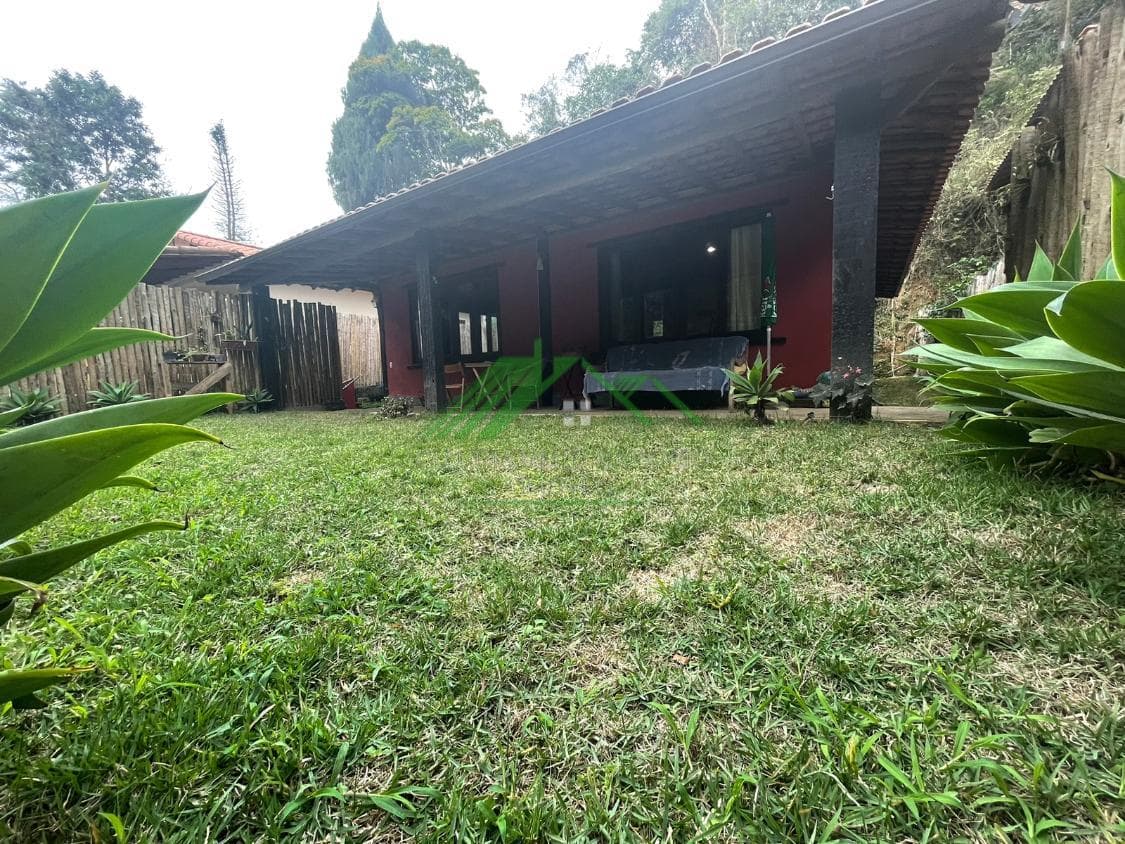 OPORTUNIDADE VENDO Linda Casa Recém Construída com 2 Suítes em condomínio Fechado no Cuiabá